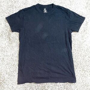 🚨Men’s large plain black t shirt perfect for any occasion